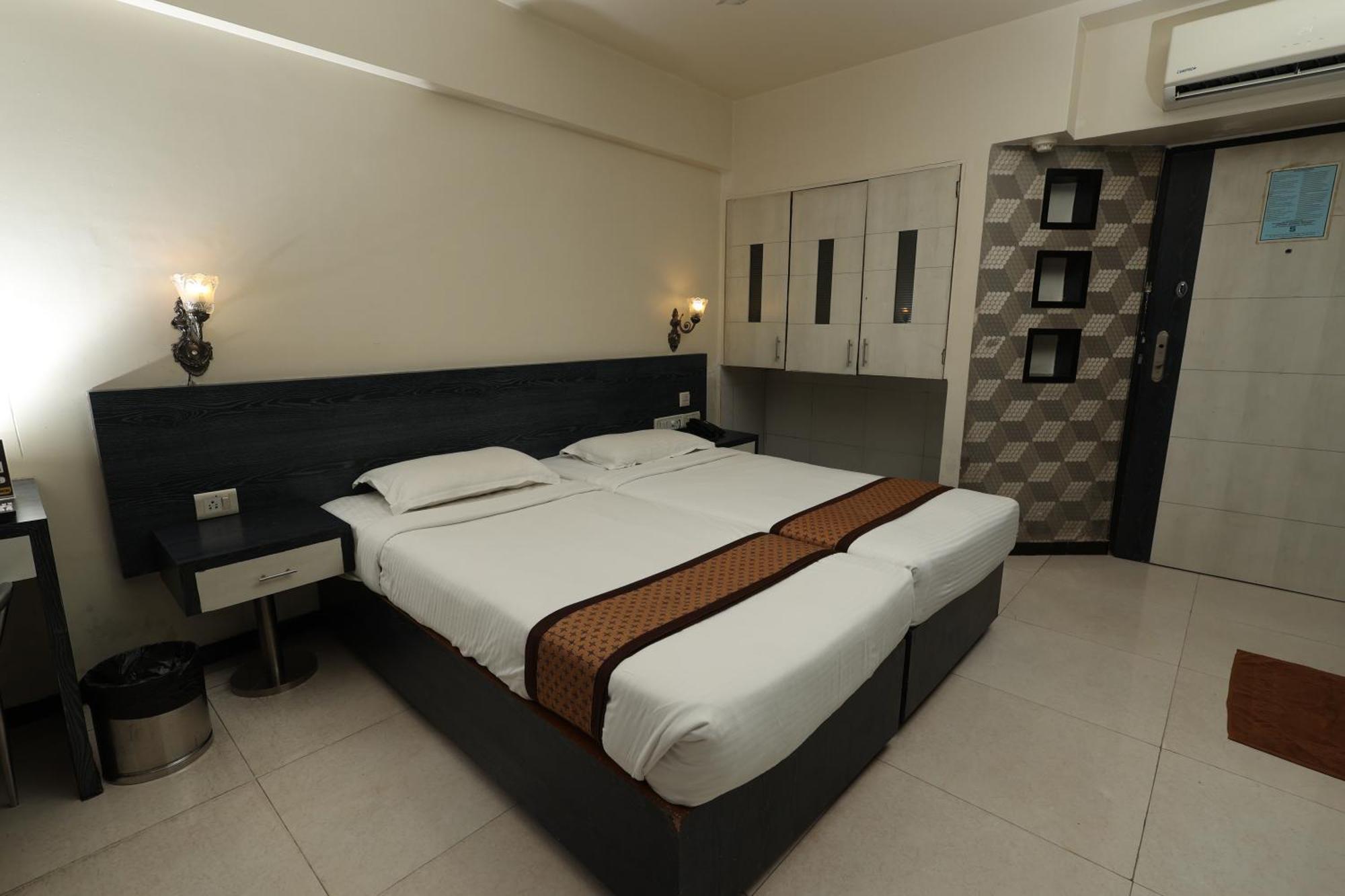 Quaint Suites Hotel & Banquet Mumbai Exterior foto