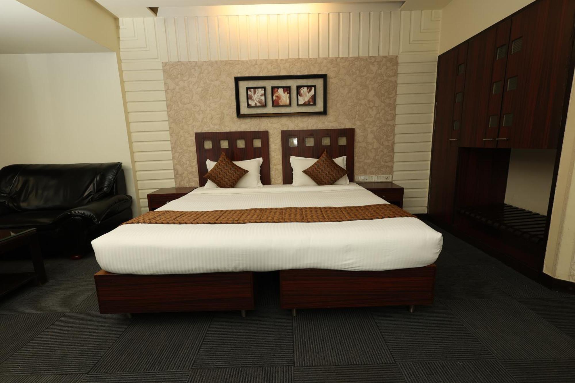 Quaint Suites Hotel & Banquet Mumbai Exterior foto