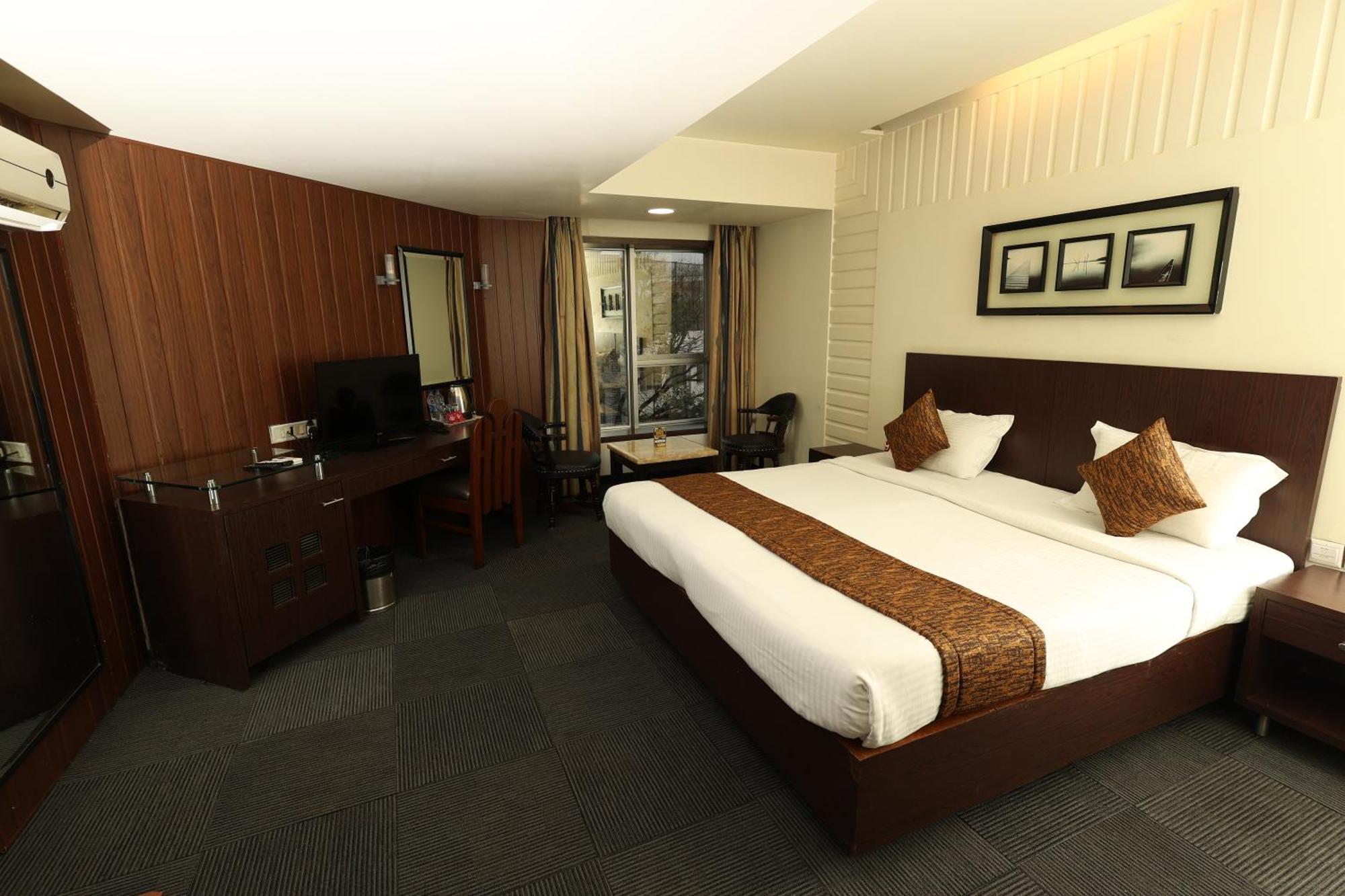 Quaint Suites Hotel & Banquet Mumbai Exterior foto