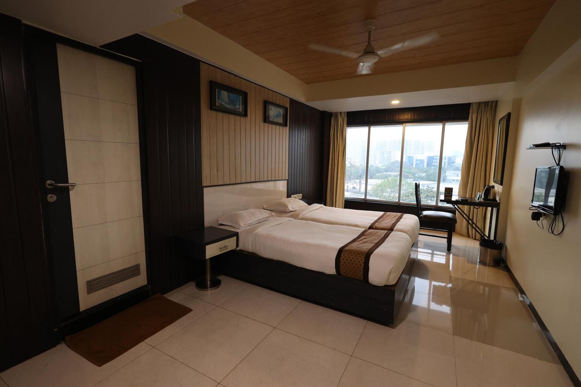 Quaint Suites Hotel & Banquet Mumbai Exterior foto
